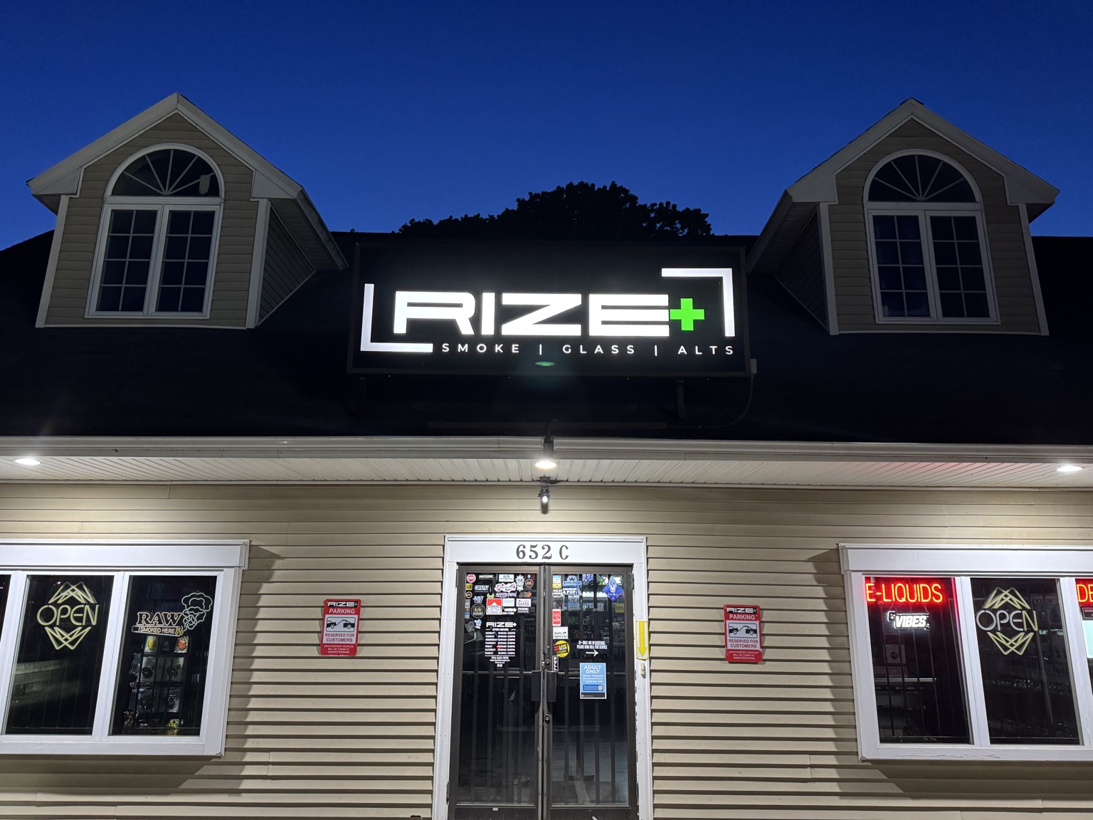 Rize+ storefront at 652C Park Ave in Worcester